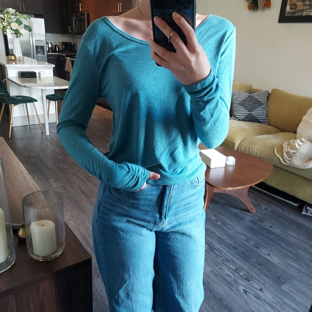 Open back long sleeve tee